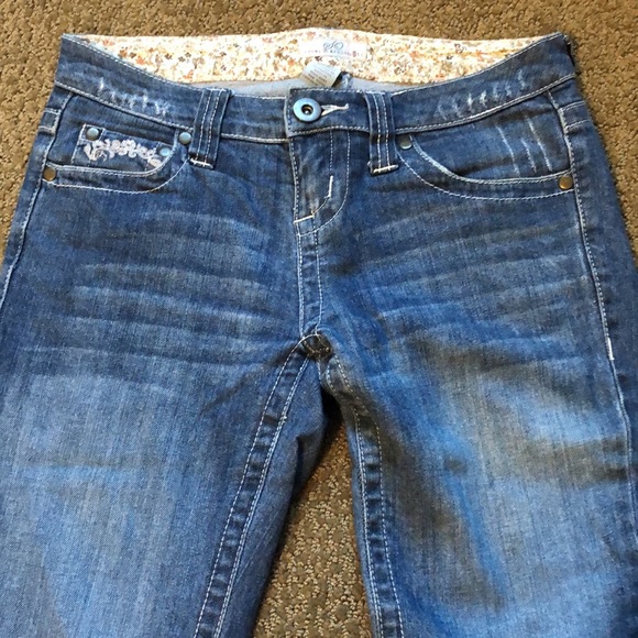 Blue Jeans - Picture 3 of 14